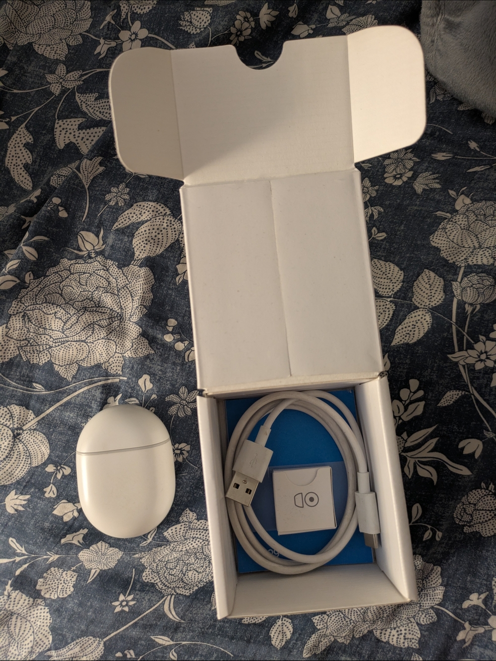 Google Pixel BudA-SeriesWhite Earbud Headphones with Charging Case and USB Cable